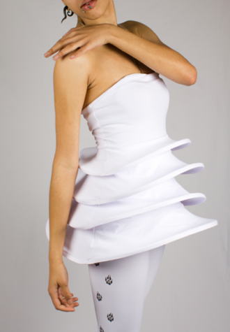 dámské bílé šaty bez ramínek Ufo Dress (£ 90)