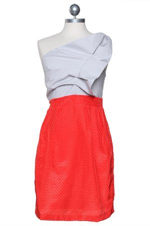 červenobílé avantgardní šaty ($ 44.99)