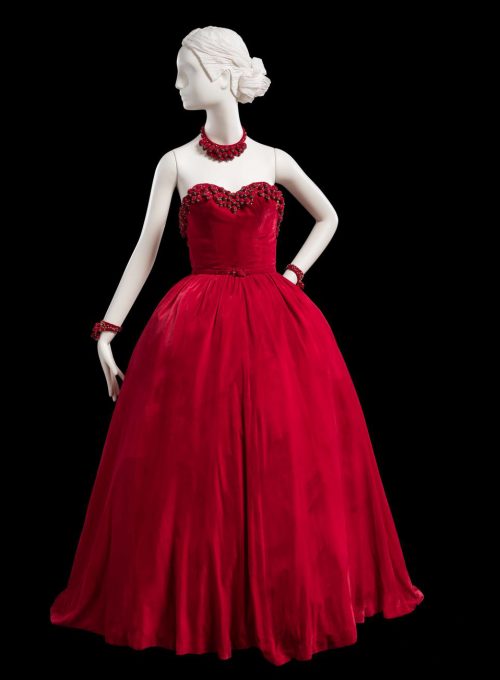 červené večerní šaty Main Bocher, 1947