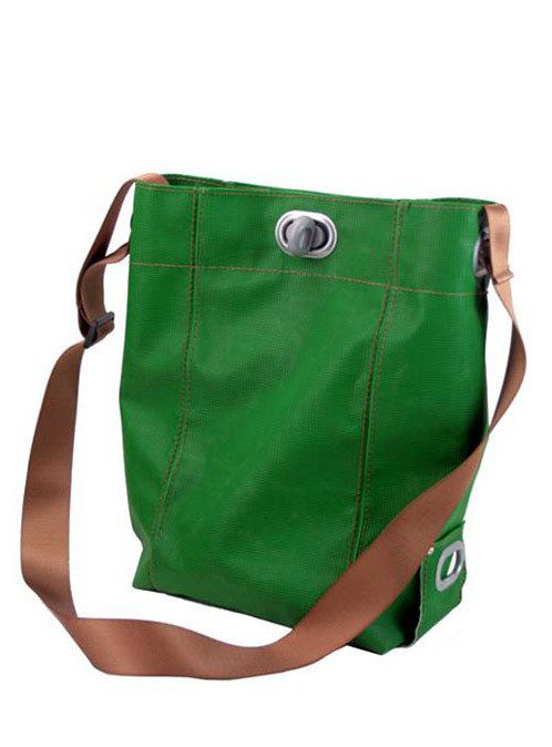 zelená taška Abteil z gymnastické žíněnky (€ 109)