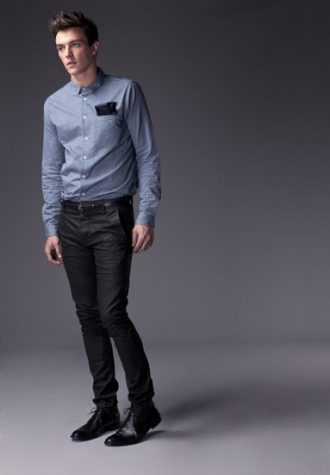 pánská džínová košile, černý šáteček a tmavě modré úzké džíny !ITEM