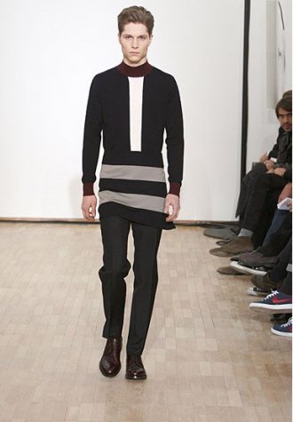 pánský černý svetr s pruhy a kalhoty Raf Simons